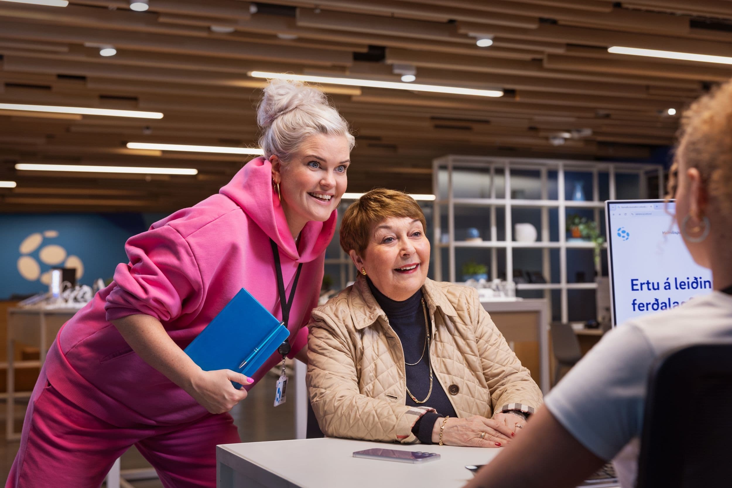 Gleðilegt sumar og opnunartímar á hátíðisdögum